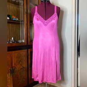 Vintage Vanity Fair slip size 38 / Large dyed HOT PINK!
